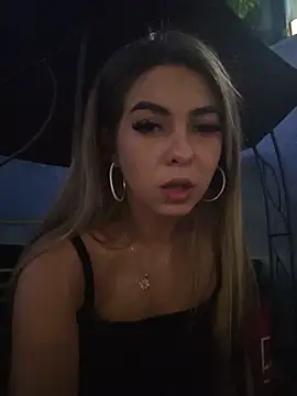 Snapshot of AylinRosee chatting on 26, 6, 2026 AylinRosee online show from 26, 6, 2026