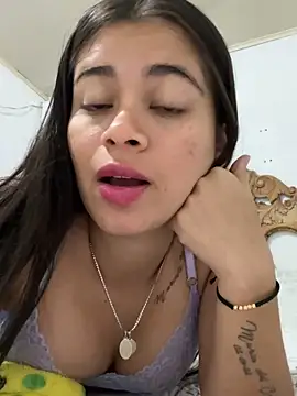 Snapshot of Kloe_zaf chatting on 21, 4, 2026 Kloe zaf online show from 21, 4, 2026
