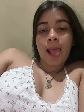 Snapshot of Kloe_zaf chatting on 8, 5, 2026 Kloe zaf online show from 8, 5, 2026