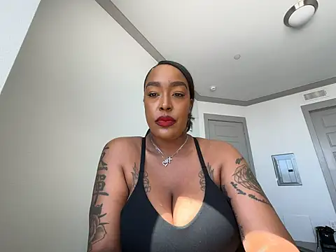 Tia Lovely online show from 12, 5, 2026