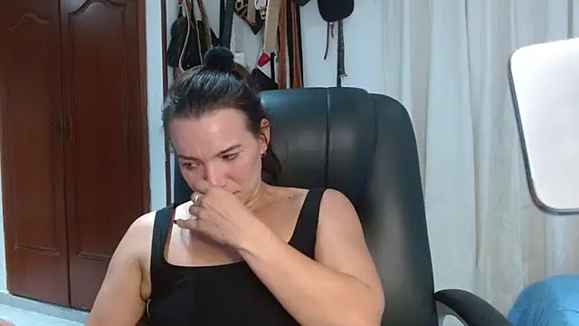 Snapshot of valery_fitt chatting on 19, 4, 2026 valery fitt online show from 19, 4, 2026