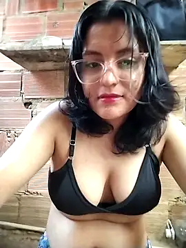 Snapshot of sienna_elara chatting on 3, 5, 2026 sienna elara online show from 3, 5, 2026