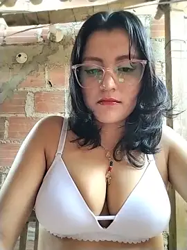 Snapshot of sienna_elara chatting on 2, 7, 2026 sienna elara online show from 2, 7, 2026