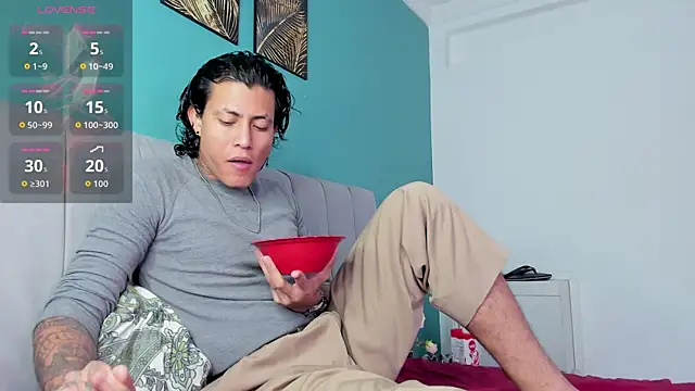 Snapshot of Damian_Romanoff chatting on 17, 4, 2026 Damian Romanoff online show from 17, 4, 2026