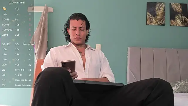 Snapshot of Damian_Romanoff chatting on 13, 5, 2026 Damian Romanoff online show from 13, 5, 2026
