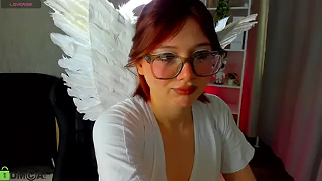 Snapshot of Lessi_Panic chatting on 24, 4, 2026 Lessi Panic online show from 24, 4, 2026