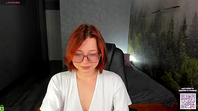 Snapshot of Lessi_Panic chatting on 30, 4, 2026 Lessi Panic online show from 30, 4, 2026