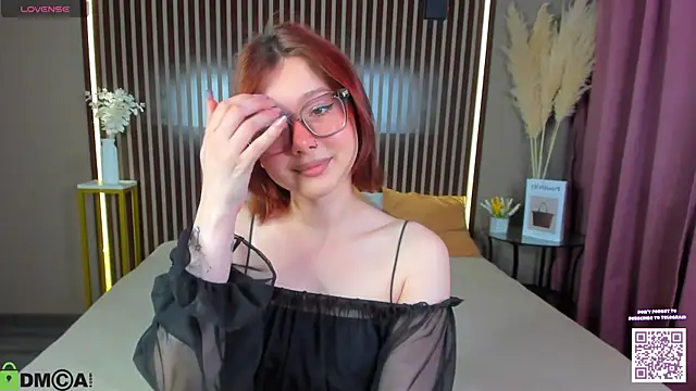 Snapshot of Lessi_Panic chatting on 2, 5, 2026 Lessi Panic online show from 2, 5, 2026
