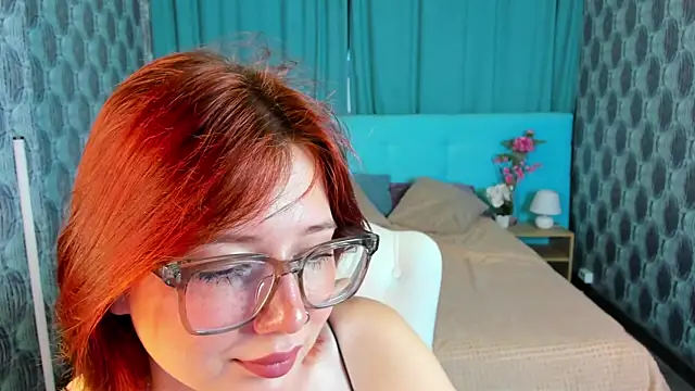 Snapshot of Lessi_Panic chatting on 5, 7, 2026 Lessi Panic online show from 5, 7, 2026