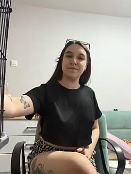 Snapshot of RiannaBrown chatting on 16, 4, 2026 RiannaBrown online show from 16, 4, 2026