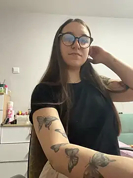 Snapshot of RiannaBrown chatting on 17, 4, 2026 RiannaBrown online show from 17, 4, 2026