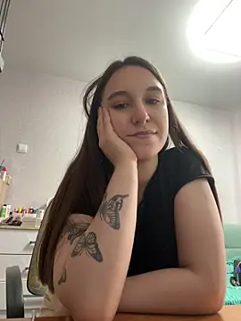 Snapshot of RiannaBrown chatting on 21, 4, 2026 RiannaBrown online show from 21, 4, 2026
