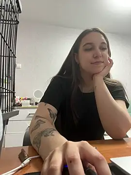 Snapshot of RiannaBrown chatting on 25, 4, 2026 RiannaBrown online show from 25, 4, 2026