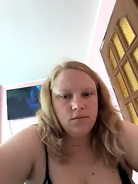 Snapshot of wildaurax chatting on 8, 5, 2026 wildaurax online show from 8, 5, 2026