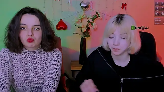Snapshot of mia_mooon_ chatting on 15, 4, 2026 mia mooon online show from 15, 4, 2026