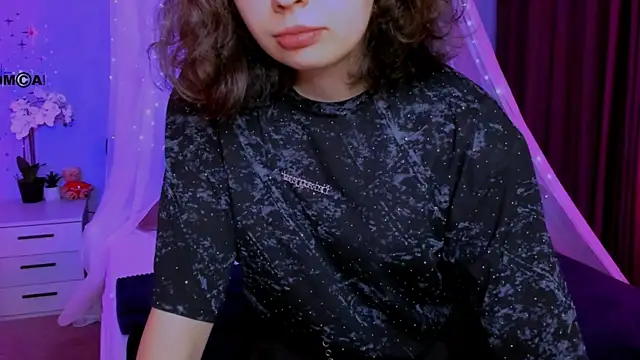 Snapshot of mia_mooon_ chatting on 11, 5, 2026 mia mooon online show from 11, 5, 2026