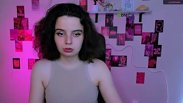 Snapshot of mia_mooon_ chatting on 17, 5, 2026 mia mooon online show from 17, 5, 2026