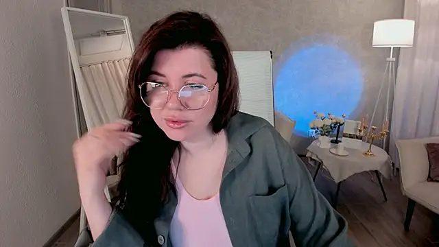 TheaCassian online show from 17, 4, 2026