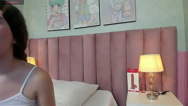 Snapshot of Hellencute18_ chatting on 12, 6, 2026 Hellencute18 online show from 12, 6, 2026