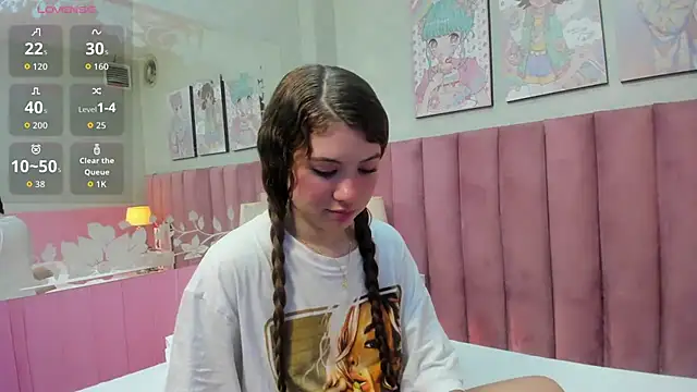 Snapshot of Hellencute18_ chatting on 24, 6, 2026 Hellencute18 online show from 24, 6, 2026