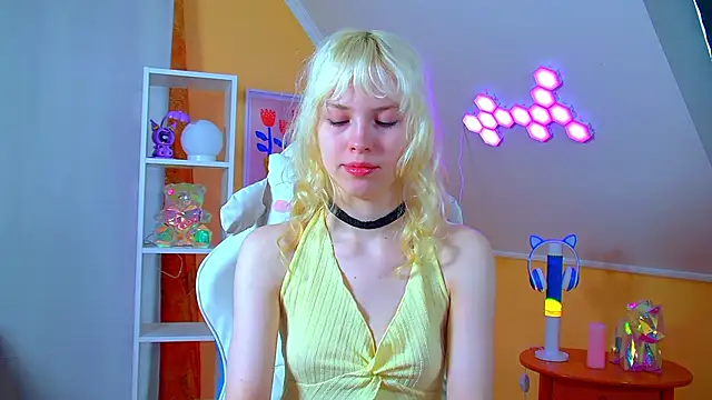 HannahHollis online show from 14, 6, 2026