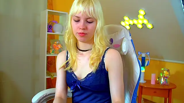 HannahHollis online show from 2, 7, 2026