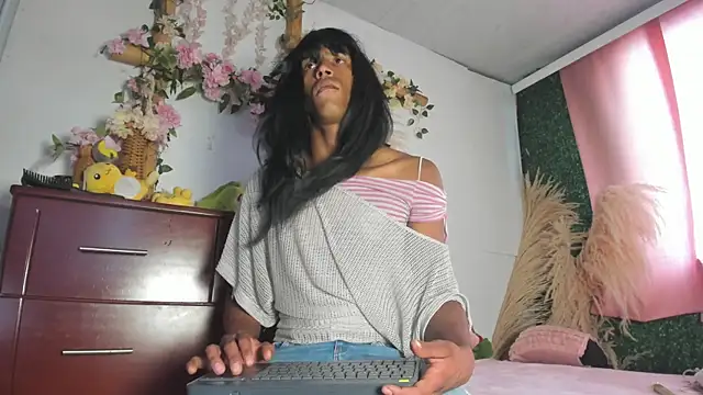 Lexyy lux online show from 15, 4, 2026