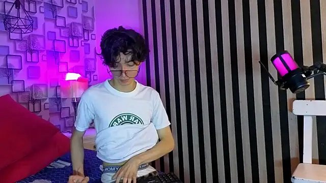 Snapshot of Twink_Sebas7 chatting on 19, 4, 2026 Twink Sebas7 online show from 19, 4, 2026
