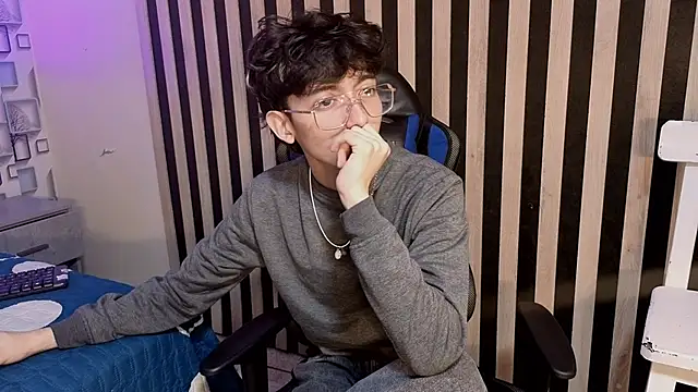 Snapshot of Twink_Sebas7 chatting on 1, 7, 2026 Twink Sebas7 online show from 1, 7, 2026