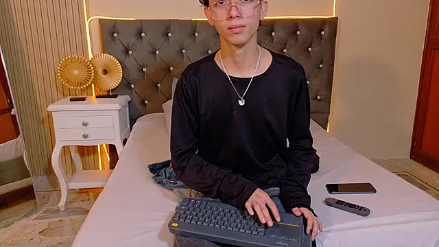 Snapshot of Twink_Sebas7 chatting on 2, 7, 2026 Twink Sebas7 online show from 2, 7, 2026
