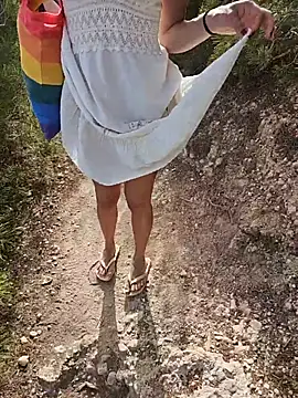 Lola-Sanchez online show from 10, 4, 2026