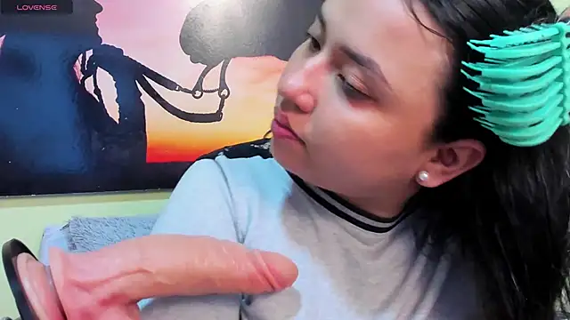 Snapshot of Cassle_ibarra_x chatting on 6, 5, 2026 Cassle ibarra x online show from 6, 5, 2026