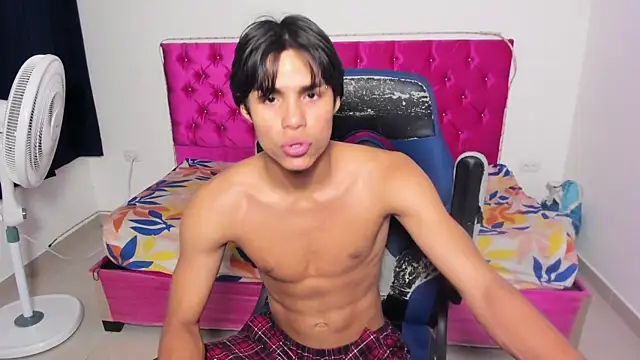 Snapshot of skinny_sam chatting on 3, 7, 2026 skinny sam online show from 3, 7, 2026