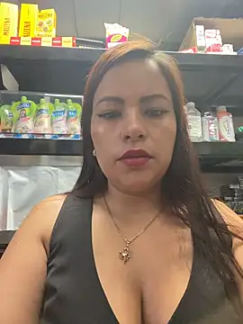 MIA ROSSEEE online show from 25, 5, 2026