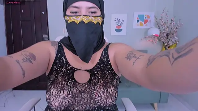 haly smif online show from 10, 4, 2026