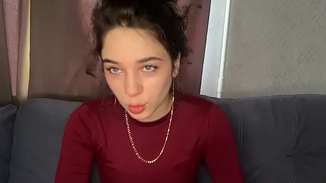 Snapshot of Angeliheee chatting on 14, 4, 2026 Angeliheee online show from 14, 4, 2026