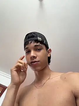 Snapshot of RoughDiamond_ chatting on 18, 6, 2026 RoughDiamond online show from 18, 6, 2026