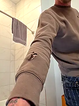 rawanduncut4u online show from 15, 4, 2026