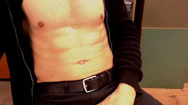 Blackandblue2000 online show from 15, 4, 2026