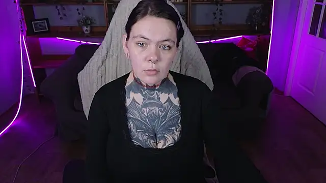 Snapshot of QwertyAnnie_Lbo chatting on 27, 4, 2026 QwertyAnnie Lbo online show from 27, 4, 2026