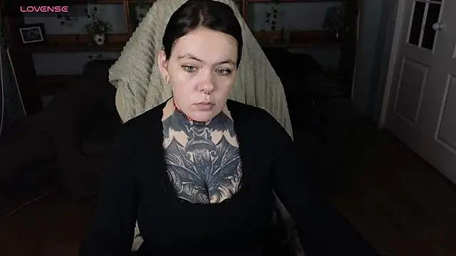 Snapshot of QwertyAnnie_Lbo chatting on 27, 4, 2026 QwertyAnnie Lbo online show from 27, 4, 2026