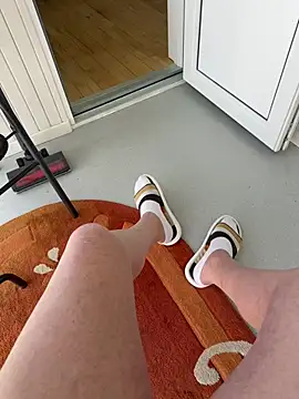 elysmay online show from 9, 4, 2026