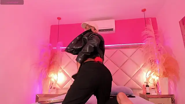 SamyBrownn online show from 24, 4, 2026