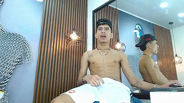 Snapshot of Skinny_cute_Alyer chatting on 28, 4, 2026 Skinny cute Alyer online show from 28, 4, 2026