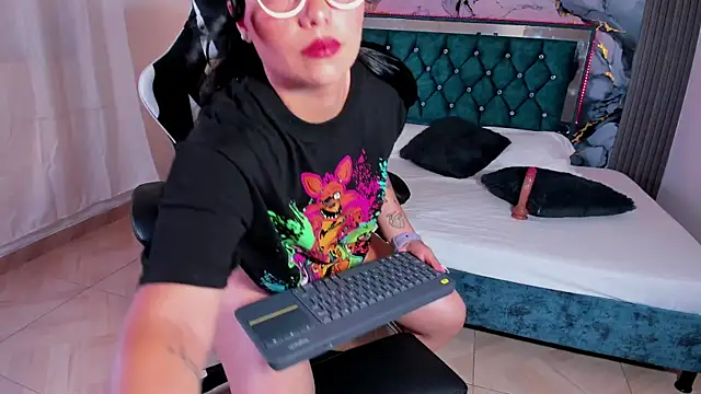 Snapshot of alisha_desire chatting on 14, 4, 2026 alisha desire online show from 14, 4, 2026