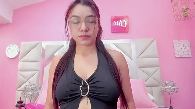 Snapshot of luna_hix chatting on 17, 6, 2026 luna hix online show from 17, 6, 2026