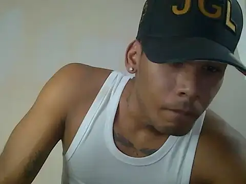 Snapshot of sexy-athletic-guy chatting on 11, 4, 2026 sexy-athletic-guy online show from 11, 4, 2026