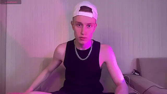 Snapshot of Travis_Gracile chatting on 19, 4, 2026 Travis Gracile online show from 19, 4, 2026