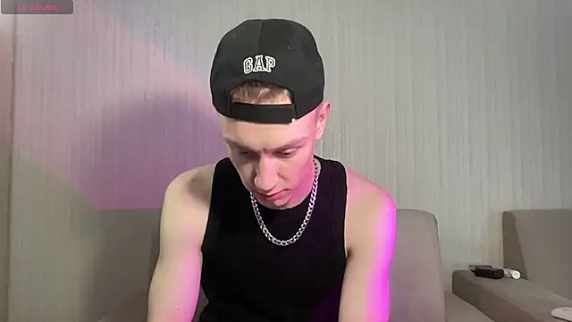 Snapshot of Travis_Gracile chatting on 24, 4, 2026 Travis Gracile online show from 24, 4, 2026