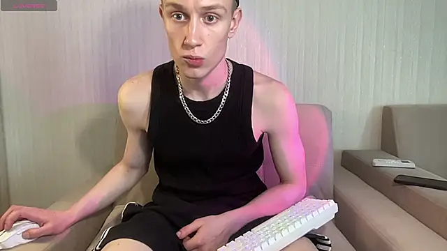 Snapshot of Travis_Gracile chatting on 27, 4, 2026 Travis Gracile online show from 27, 4, 2026